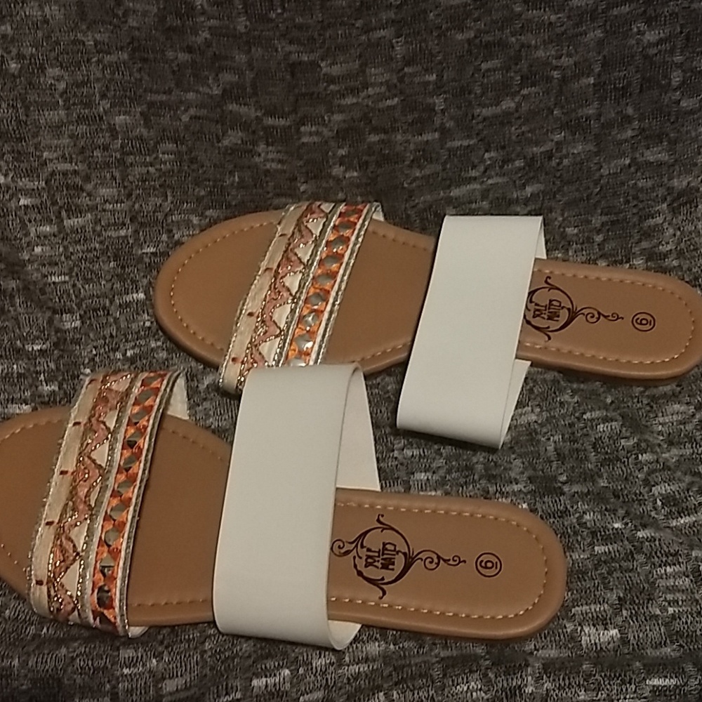 Sole mates size 6 sandles